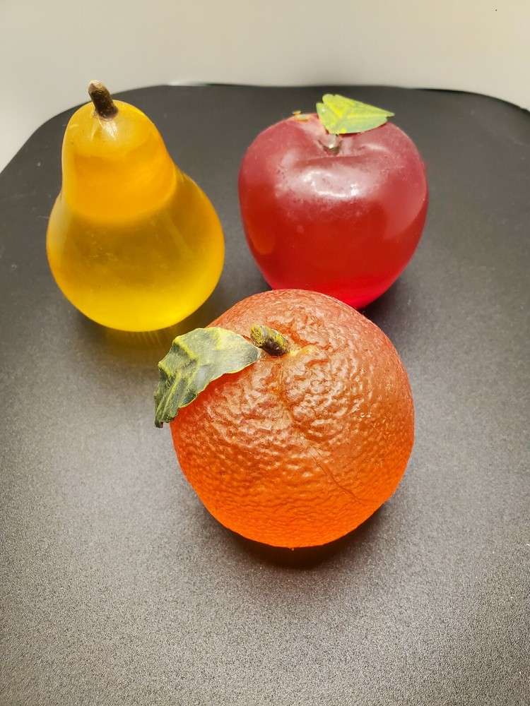 Assorted Fruit, Pear, Apple, Orange, Artglass 3 count.. Paperweight