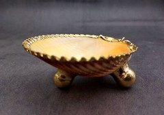 Gold-Plated Single Footed Shell Dish (1 Shell approx. 3-4 inches)