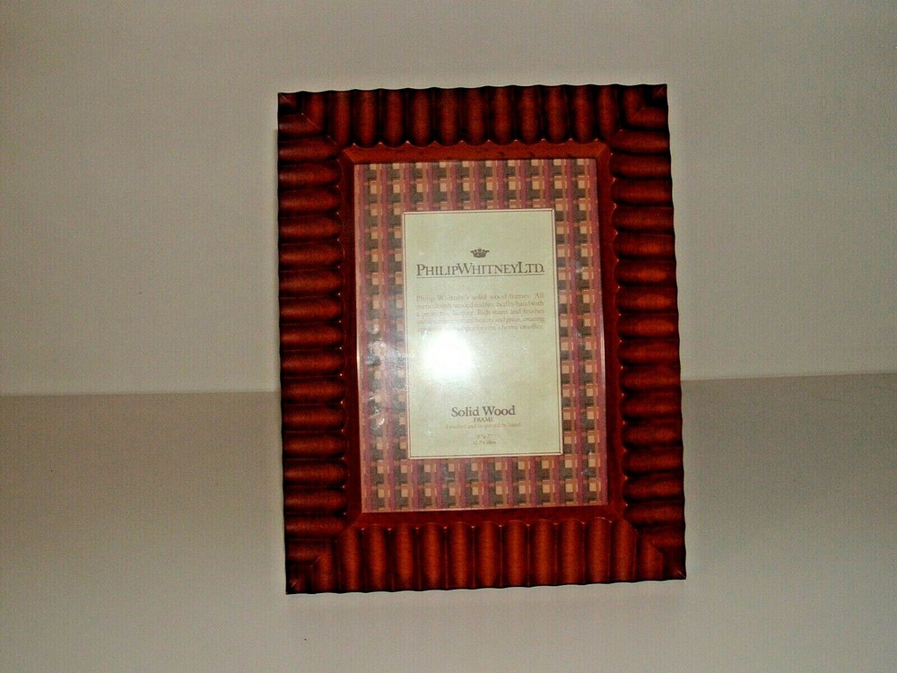 Philip Whitney Solid Wood Frame, 5″ x 7″, Pacific Walnut, Age Unknown, pre-owned