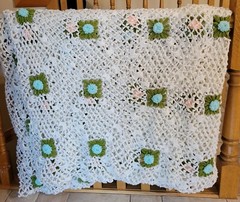 VTG Bed Cover Throw 126″ x 96″ Handmade Crochet 3D Daisy Reversible Double Sided