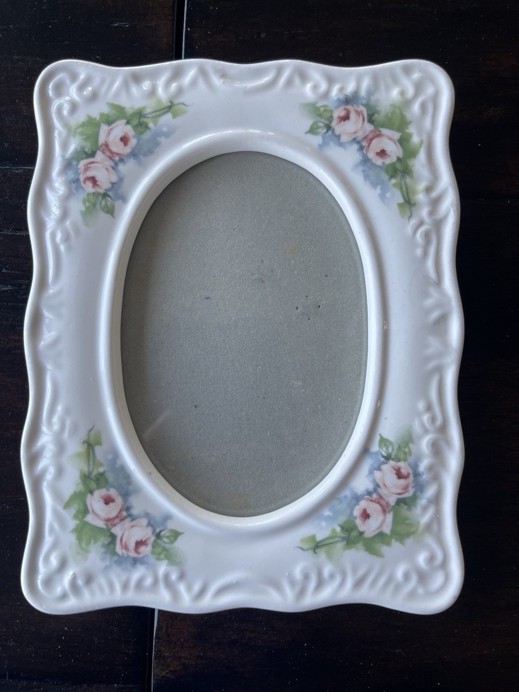 VTG Ceramic Oval Picture Frames White Pastel Florals, Made In Taiwan 5”x3”