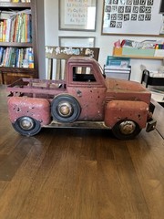 Rustic farmhouse red rusted pickup truck table decor garden vintage antique look