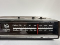 GE General Electric 7-4624B Woodgrain AM FM Digital Clock Radio Vintage MCM