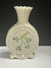 Belleek Ireland Shamrock Scent 4″ Tall Spill Vase Great Cond. No Cracks / Chips