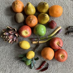 Lot Of 21 Pcs Faux Realistic Fruits, Mixed Materials