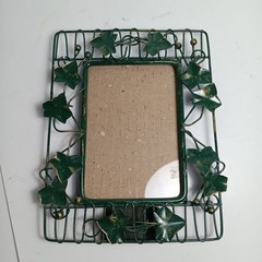 Green Ivy Leaf Metal Picture Frame w/Stand 4.75in x 3.25in Photo