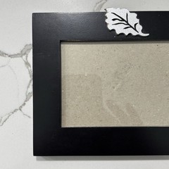 Picture Frame Black for Tabletop 3.5 x 5 inch Vertical or Horizontal Leaf Accent