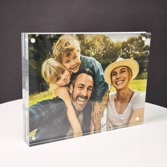 6″ x 8″ Clear Acrylic Magnetic Picture Frame – Double-Sided Frameless Photo Hold