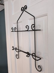 Metal Decorative 4 pc Plate holder Wall mounted 21 inches Tall X 15 inches wide
