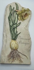 Vintage Hen-Feathers Ceramic Hand Crafted Wall Plaque Narcissus Daffodil 4 X 9.5