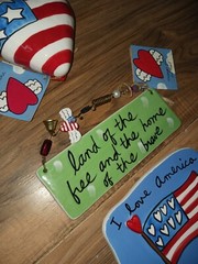 Sandra MAGSAMEN SILVESTRI Lot – Flag Heart Ceramic Wall Tile Plaque Patriotic