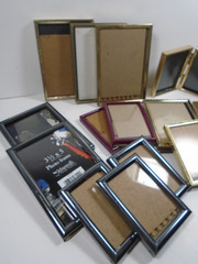 MIXED LOT OF 17 SMALL SIZED PHOTO FRAMES