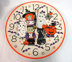 New in Box Temptations by Tara Boofetti Friends Halloween Wall Clock 10″