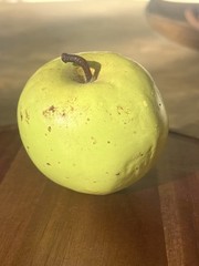X1 Vintage Italian Alabaster Stone Fruit Green Apple PatinaMarbleRealistic 10Oz