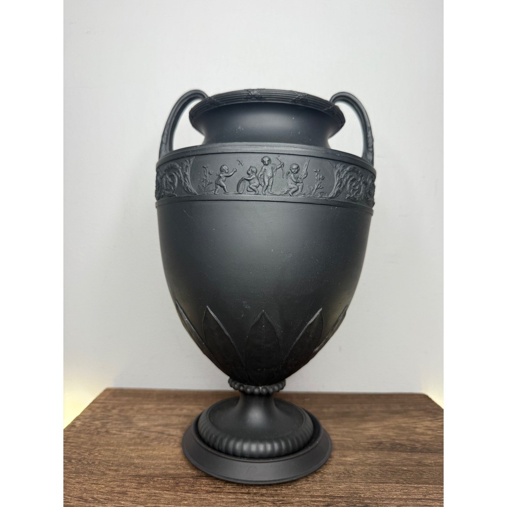 19th Century English Regency Wedgwood Black Basalt Urn