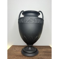 19th Century English Regency Wedgwood Black Basalt Urn