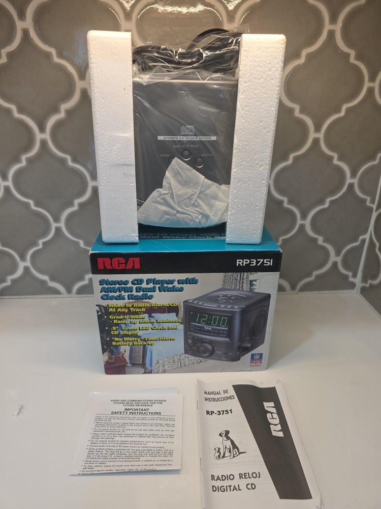 Vintage RCA Portable Radio Alarm Clock RP 3751a NOS!!!