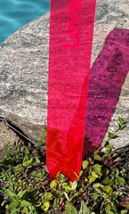 Cazador-del-sol LO VE suncatcher-20″ x 3″ – RED- Glows sunrise to sunset