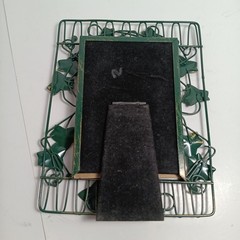 Green Ivy Leaf Metal Picture Frame w/Stand 4.75in x 3.25in Photo