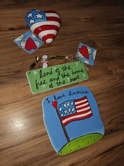 Sandra MAGSAMEN SILVESTRI Lot – Flag Heart Ceramic Wall Tile Plaque Patriotic