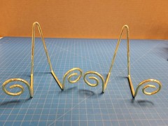 Large Gold Tone Wire Display Easel Stand for Plates Pictures Books Scroll Design