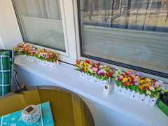 Artificial Flower Plants – Mixed Color Daisies in Picket Fence Pot for Indoor Of