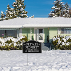 Maitys 4 Pcs Private Property No Trespassing Signs with 15 Metal Stakes 11.8 X 7