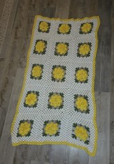 VTG Crochet 3D Rose Afghan Blanket Granny Square Small 3’X4′