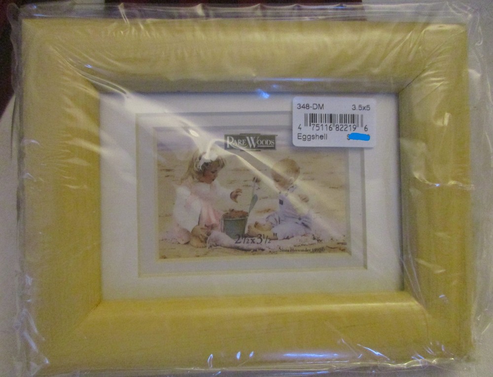 RARE WOODS Picture Frame ~ Eggshell ~ 3.5 x 5
