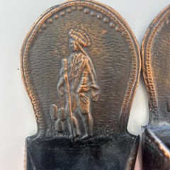 2 VTG Rustic Metal Copper Wall Pocket Vase Embossed 6.5′ see pictures