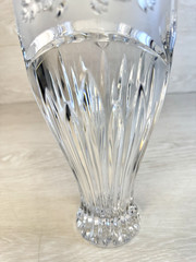 Oneida Crystal Southern Garden 10 Inch Rose Frost Flower Vase
