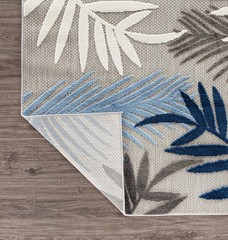 Indoor/Outdoor Palm Leaf Area Rug, Non-Shedding Easy-Care Design for Backyard,