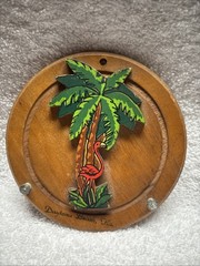 Vintage Daytona Beach Florida Key Holder Flamingo Measuring 4.4” Across Souvenir