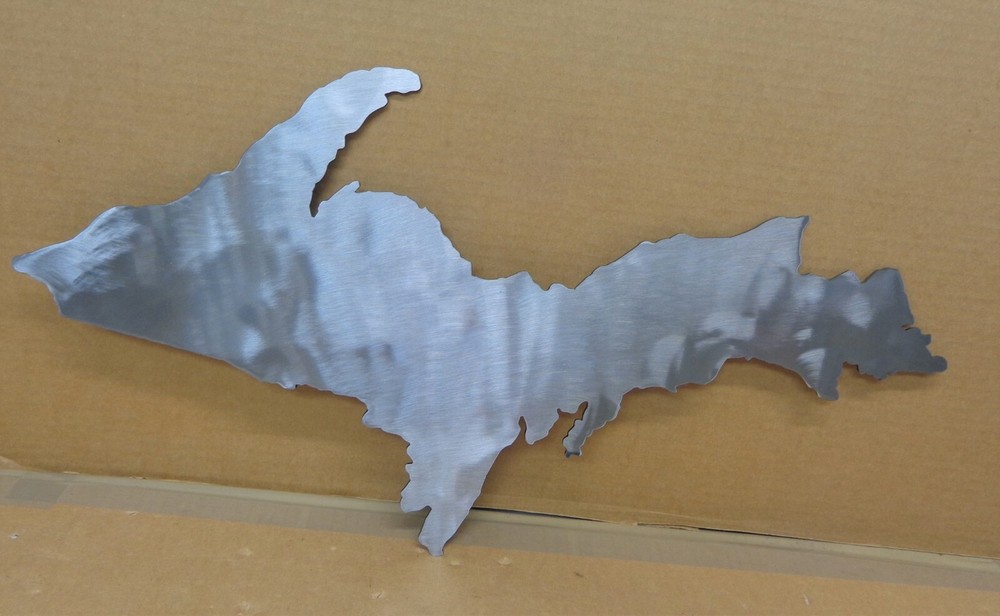 Upper Peninsula of Michigan Metal Wall Art 16″ x 9″ Natural Steel Clear Coat