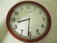 Sterling & Noble Quartz Wall Clock 9″ Diameter Red Frame w/ Glass Lens Mfg. No.9