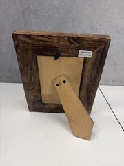 Rustic Wood Carved Paw Print Pet Dog Cat Picture Frame 9.5″ x 7.5″ Made in India