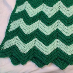 Handmade Green Chevron Crochet Sofa Throw Blanket 72 x 42in Acrylic Vintage