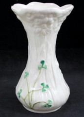 Belleek Daisy Giftware 5 3/4 Inch Spill Vase Made in Ireland