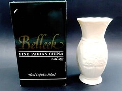 BELLEEK 2001 Birds of Affection VASE Event Piece with Original Box 6.5″ Tall