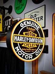 Harley-Davidson Motor Oil Round LED Light Box | RGB Option