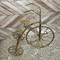 Vintage Brass bicycle bike decoration metal Tricycle display shelf sitter 8.5×9”