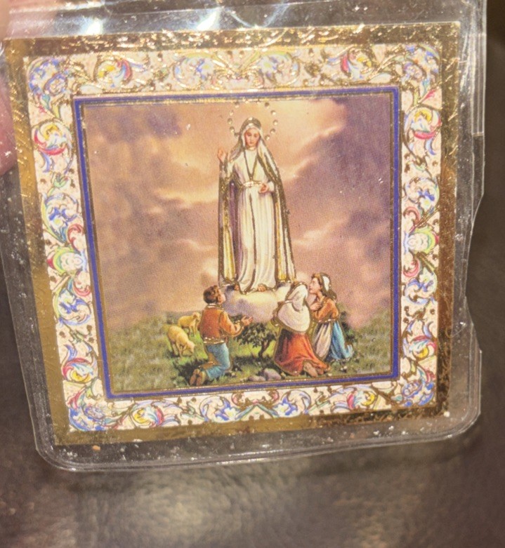Our Lady Of Fatima Mini Saint Gift Set Tiny 1 Inch Long Statue & Prayer Card