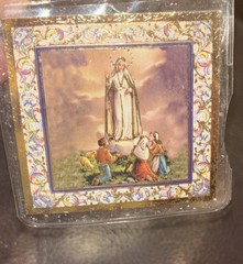 Our Lady Of Fatima Mini Saint Gift Set Tiny 1 Inch Long Statue & Prayer Card