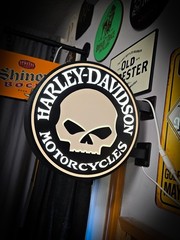 Harley-Davidson Skull LED Light Box | USB Powered Garage Sign | RGB Option