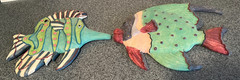 HAND PAINTED RESIN WALL HANGING FISH -PAIR COLORFUL DECORATIVE ART FIGURINES