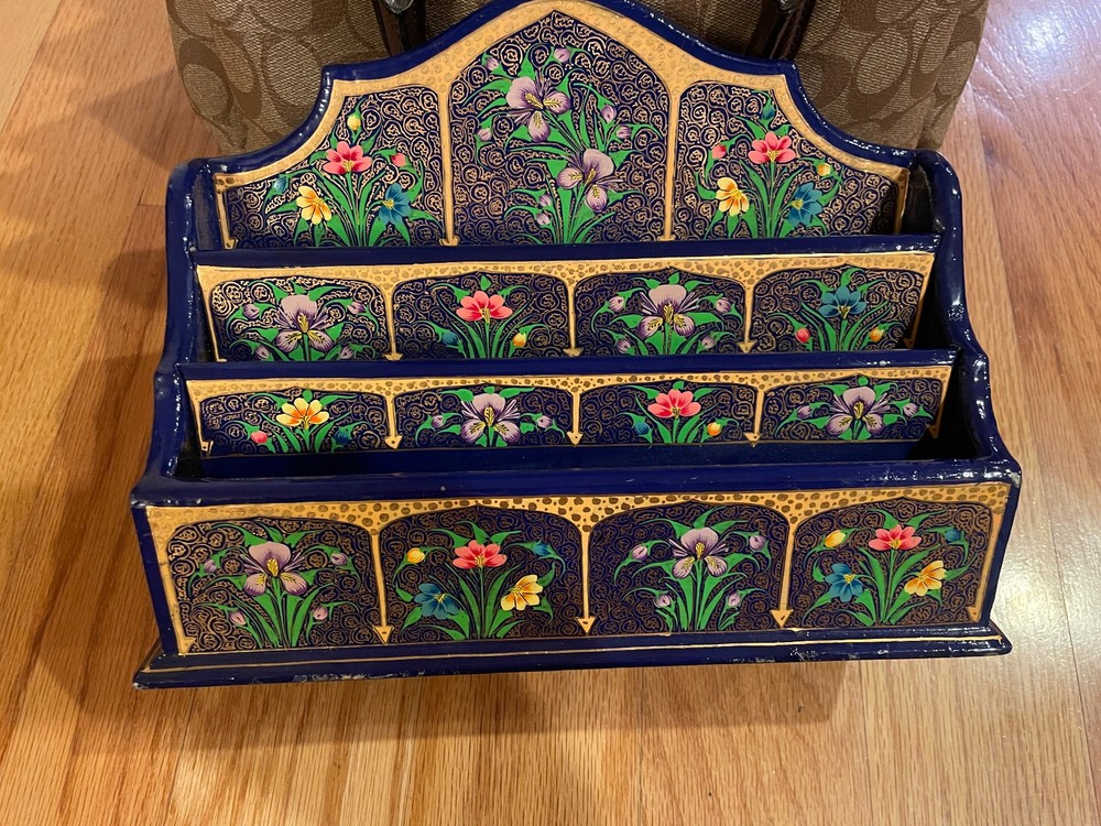PREOWNED HANDMADE HANdPAINTED PAPIER MACHIE LETTER HOLDER 10″ long X 5″ deep