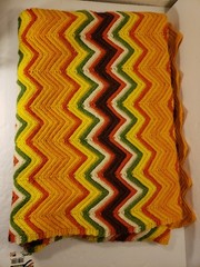 Vintage MCM 60s 70s Ripple ZigZag Chevron Afghan Granny Core Blanket Throw 56×68