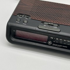 Vintage GE 7-4613D AM FM Clock Radio Alarm Woodgrain -TESTED & WORKING