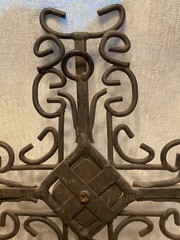 Ornate Metal Scrolled Cross hangable Wall Art Decor 8″ x 6” wire religious