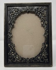 Isaac Jacobs Black W/ Brushed Antique Gold Roses Resin Oval 5×7 Photo BEAUTIFUL